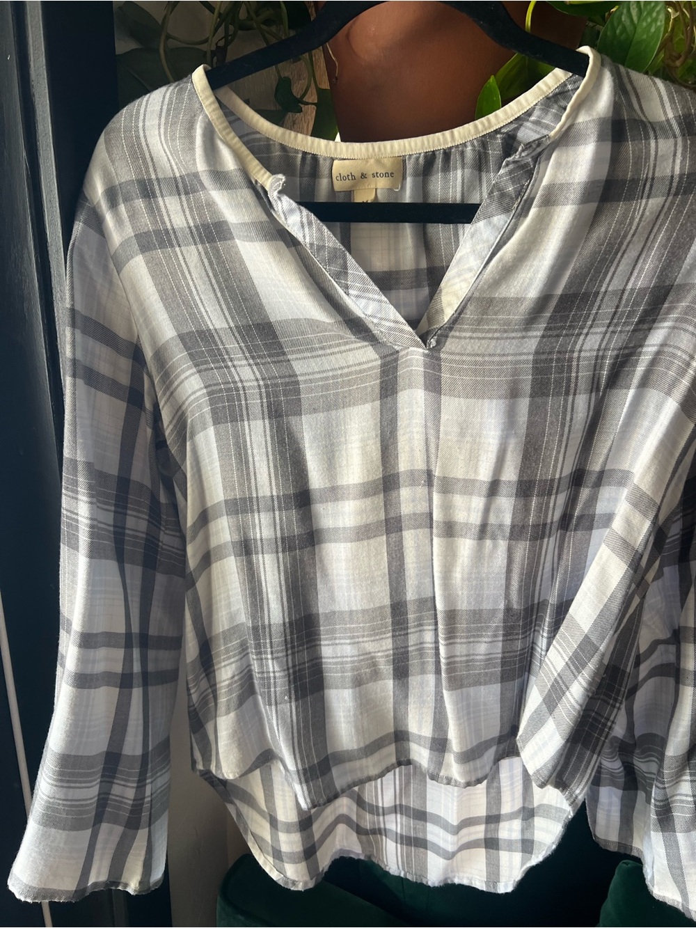 cloth & stone Gray and  blue Plaid Women's V-Neck Top